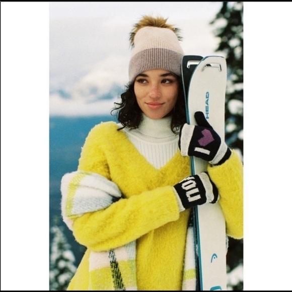 Anthropologie Simone V Neck Yellow Sweater - Picture 4 of 12